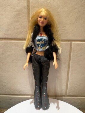 Hannah Montana MILEY CYRUS Barbie Doll Sings Rocking Around the Xmas Tree 2007